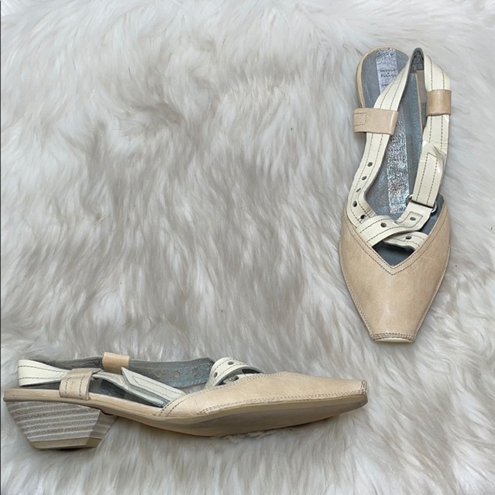 Hispanitas Cream/Off White Square Toe Slingbacks‎